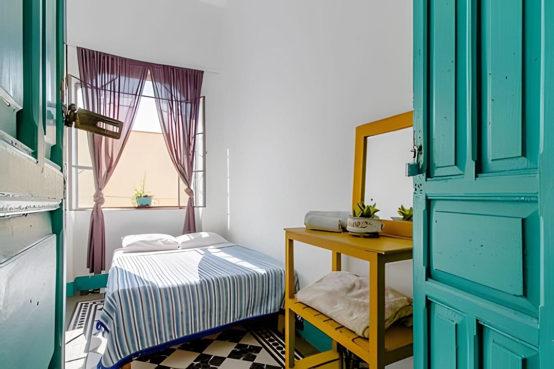 1 Guadalajara Corazon Del Centro Historico Hospedate En Una Casa Antigua En Una Habitacion Sencilla Con Areas Comunes Y Banos Compartidas Eksteriør billede