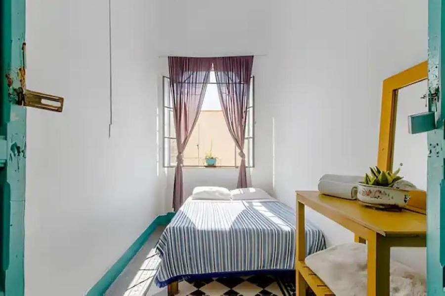 1 Guadalajara Corazon Del Centro Historico Hospedate En Una Casa Antigua En Una Habitacion Sencilla Con Areas Comunes Y Banos Compartidas Eksteriør billede