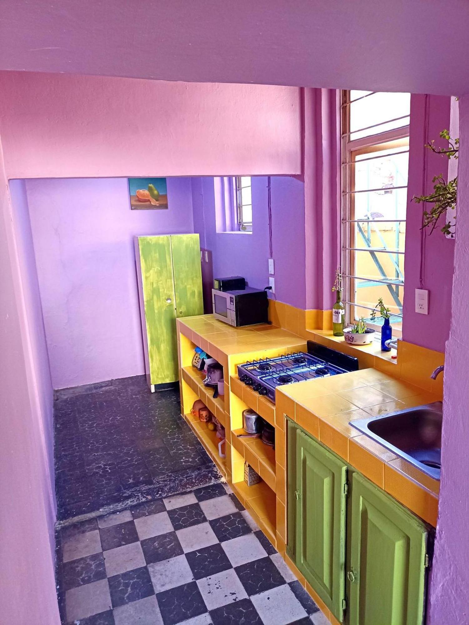 1 Guadalajara Corazon Del Centro Historico Hospedate En Una Casa Antigua En Una Habitacion Sencilla Con Areas Comunes Y Banos Compartidas Eksteriør billede