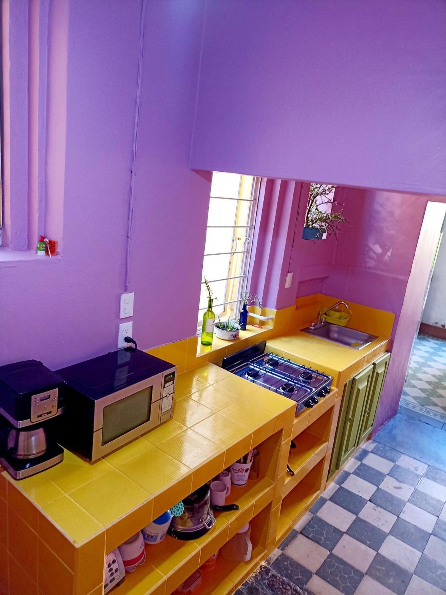 1 Guadalajara Corazon Del Centro Historico Hospedate En Una Casa Antigua En Una Habitacion Sencilla Con Areas Comunes Y Banos Compartidas Eksteriør billede